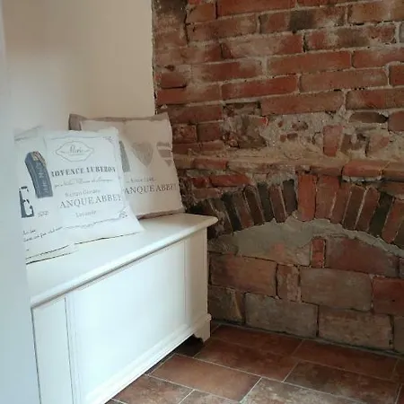 Residenza I Pini アパート ルッカ
